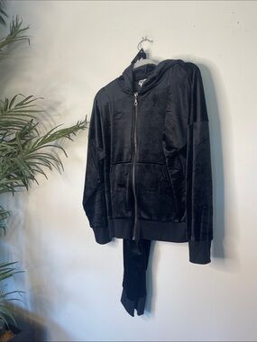302. Track Suit | Velour